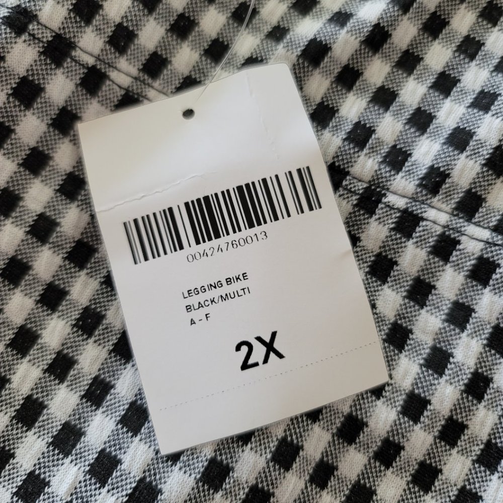 Forever 21+ Plus  Bermuda Bike Shorts Black/White Checkered 2X/XX / NWT - Picture 5 of 5